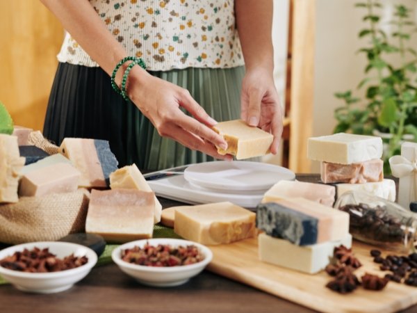 Design-sem-nome-9 Sua jornada para iniciar um negócio próspero e lucrativo com sabonetes artesanais